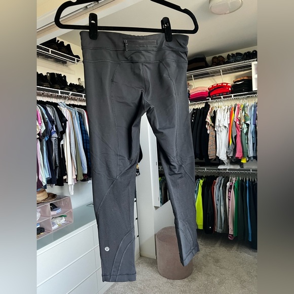 Lululemon Run: Inspire Crop II - size 6 in Black - Picture 4 of 5